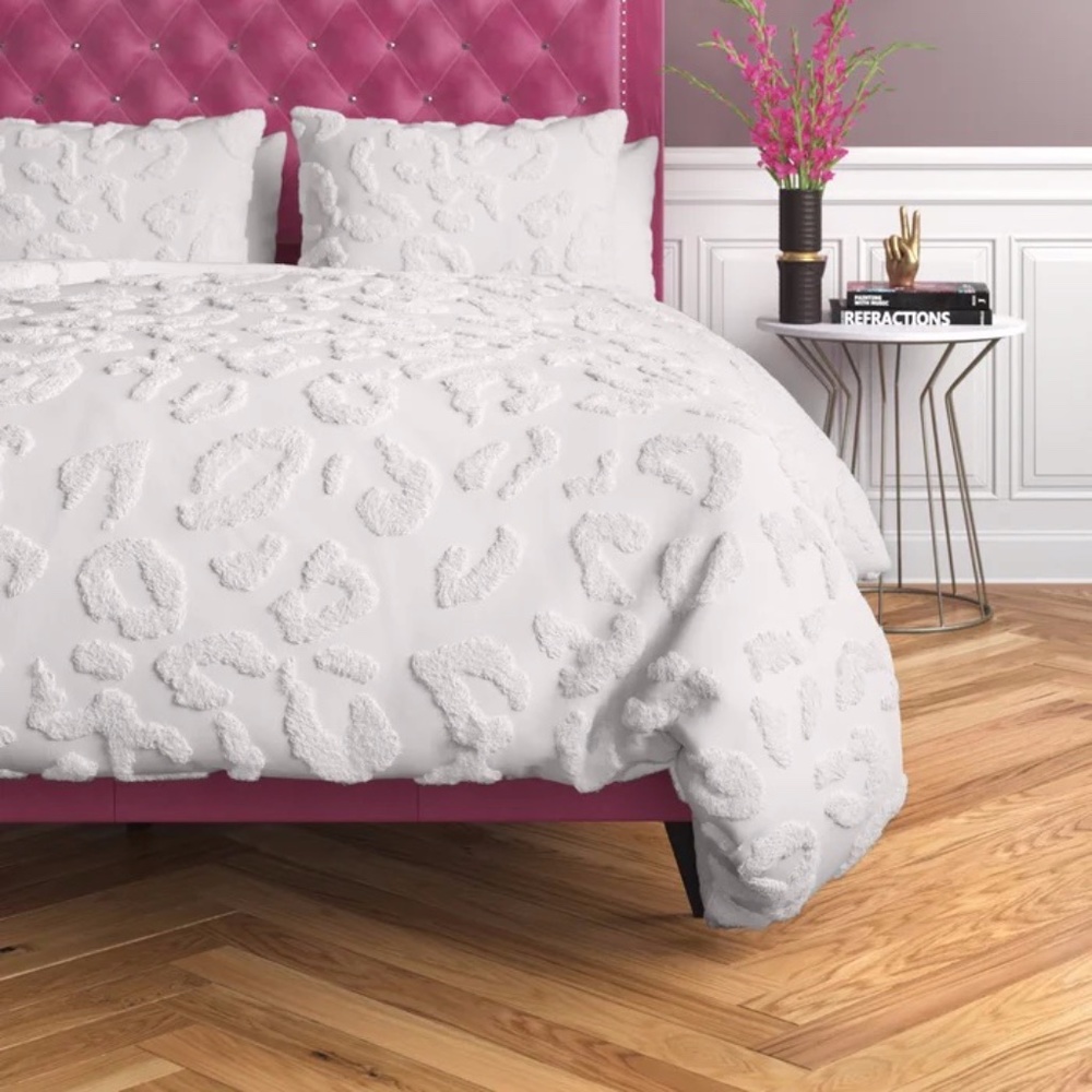 White Cheetah Comforter